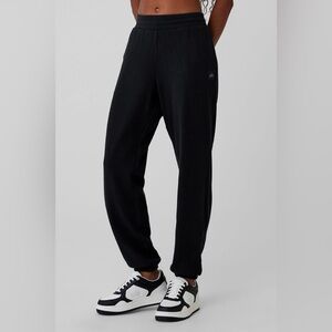 ALO Yoga Black Waffle Weekend Escape Jogger size small EUC